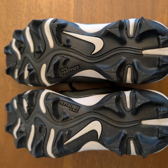 Nike Fast Flex Cleats - Picture 8 of 9